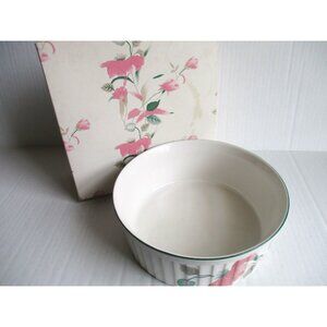 *Mikasa ULTRA CREAM Bake & Serve Soufflé Serving Dish UP009 "SILK FLOWERS"
